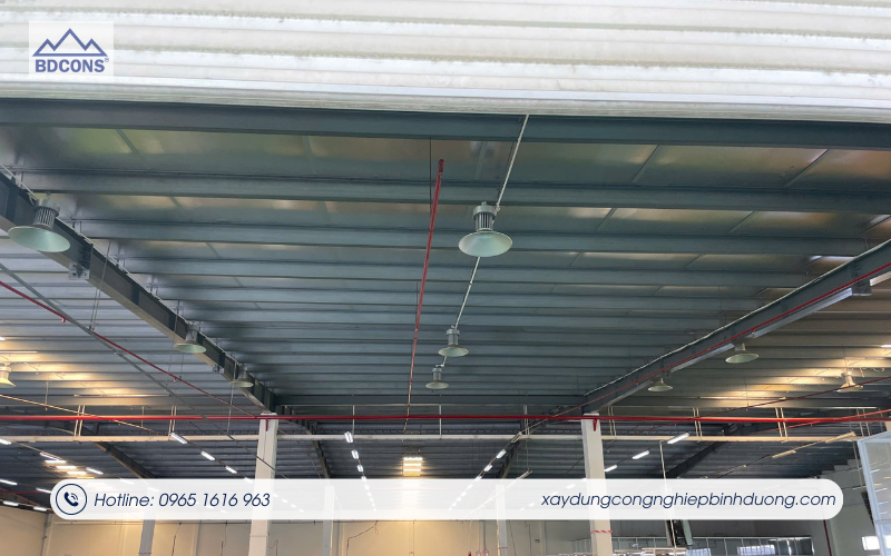 Thi công sửa chữa mái tôn nhà xưởng tại Bình Dương